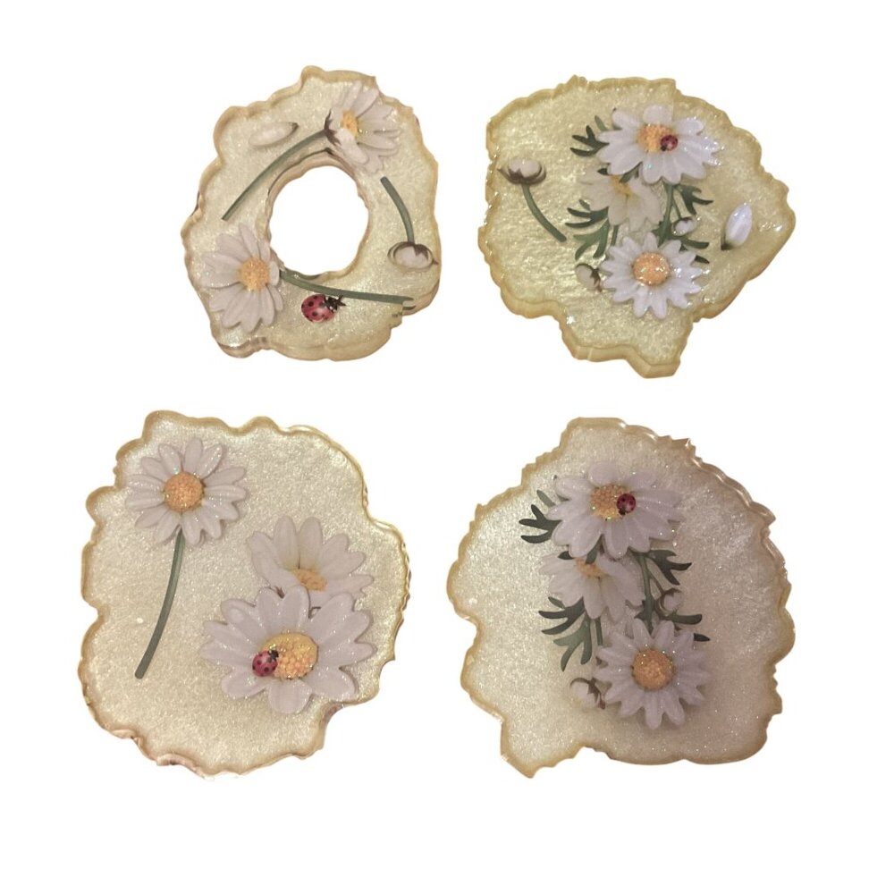 Vtg Lucite Daisy Coasters Set of 4 Cottage Country Spring  Retro 3.25" x 3.5"